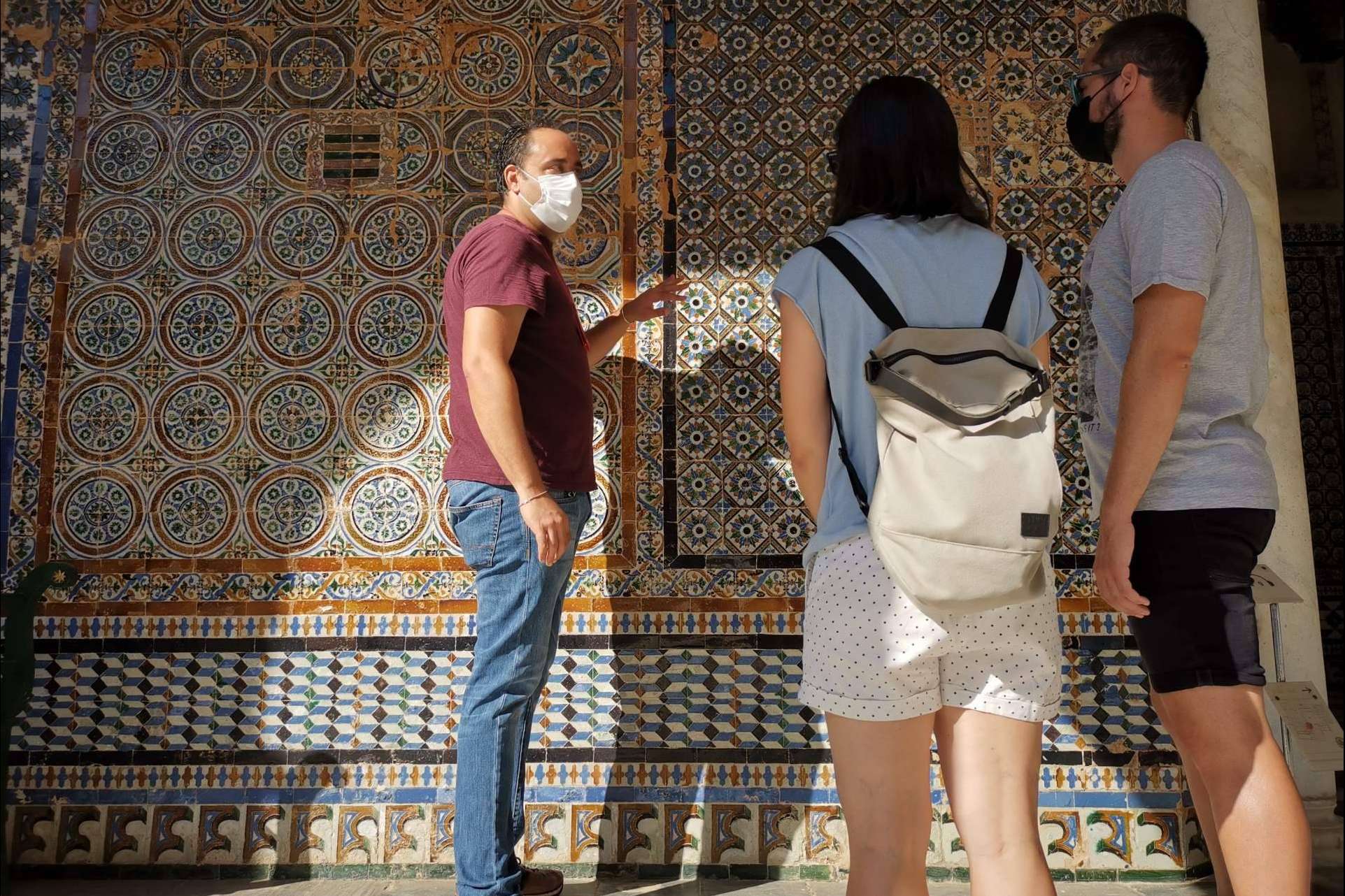 ¿Por qué contratar un guía turístico en Sevilla?
