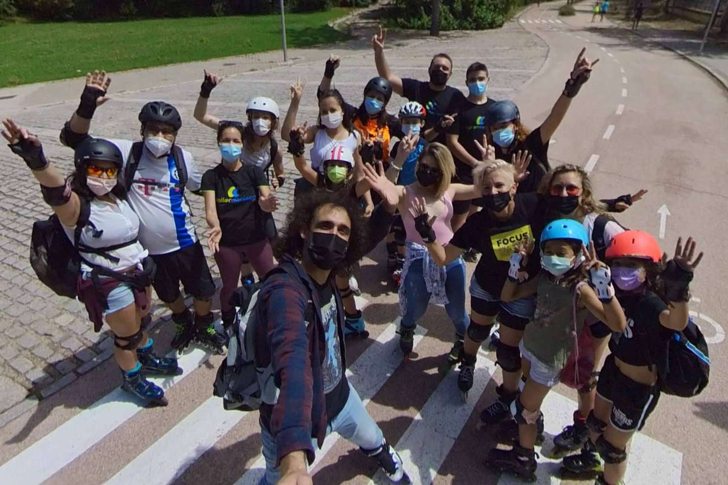 Rollermaniacos brinda cursos intensivos de patinaje