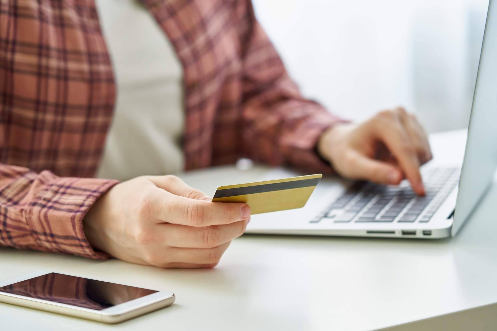 Todo tipo de productos y artículos en A de Ahorro, el centro comercial online