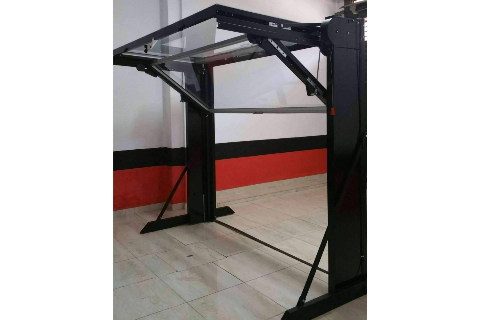 Overlap combina tecnología y seguridad en sus puertas de garaje adaptadas a los clientes