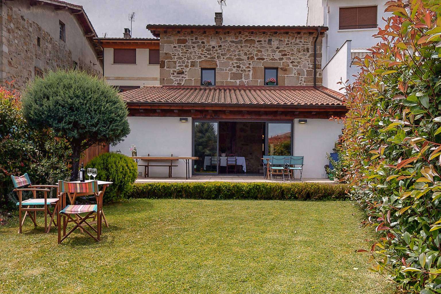 Alojarse en Navarra en la casa rural Arbizu Ixurkonea