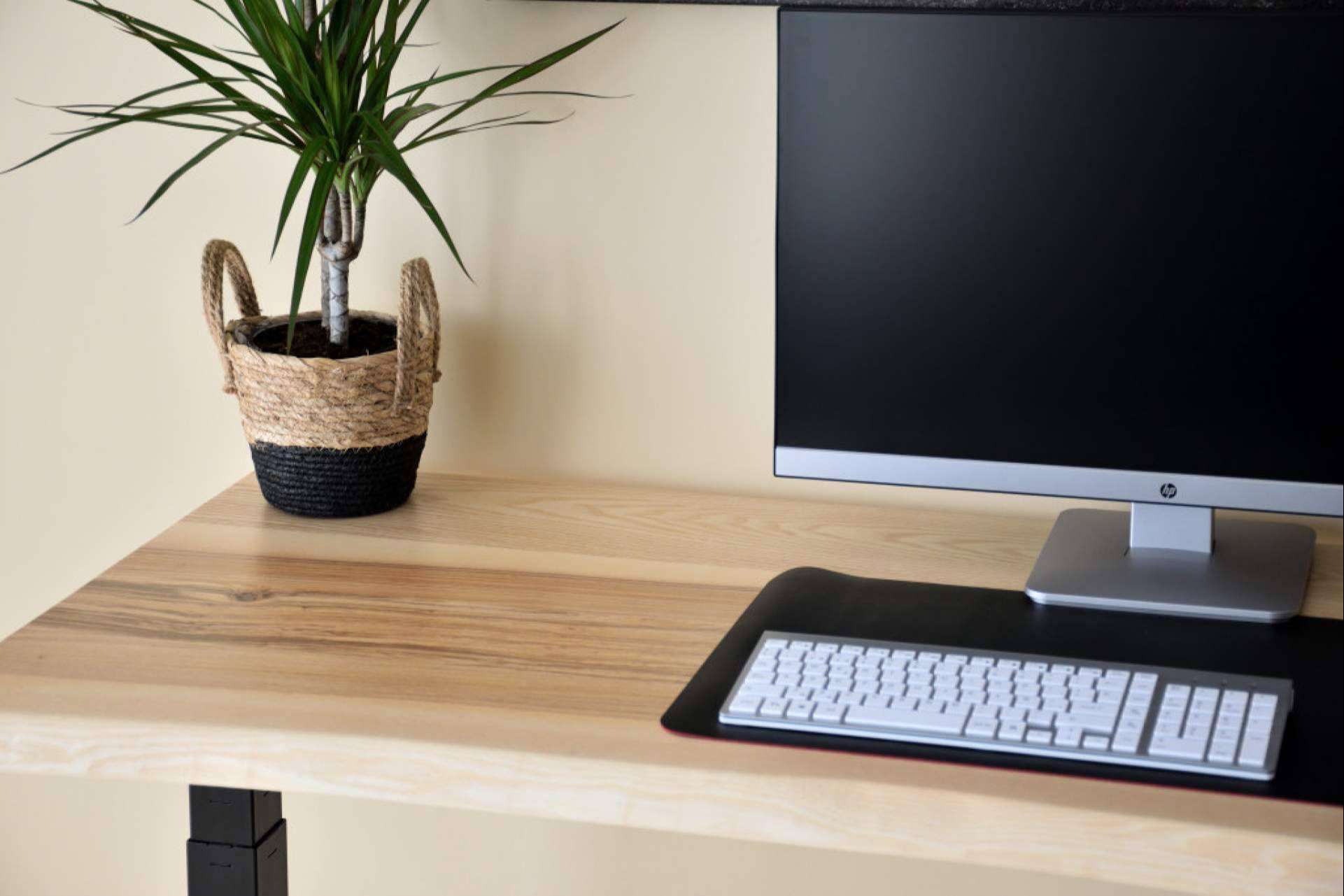 Mesas y escritorios de madera natural maciza disponibles en ErgoNatureWood