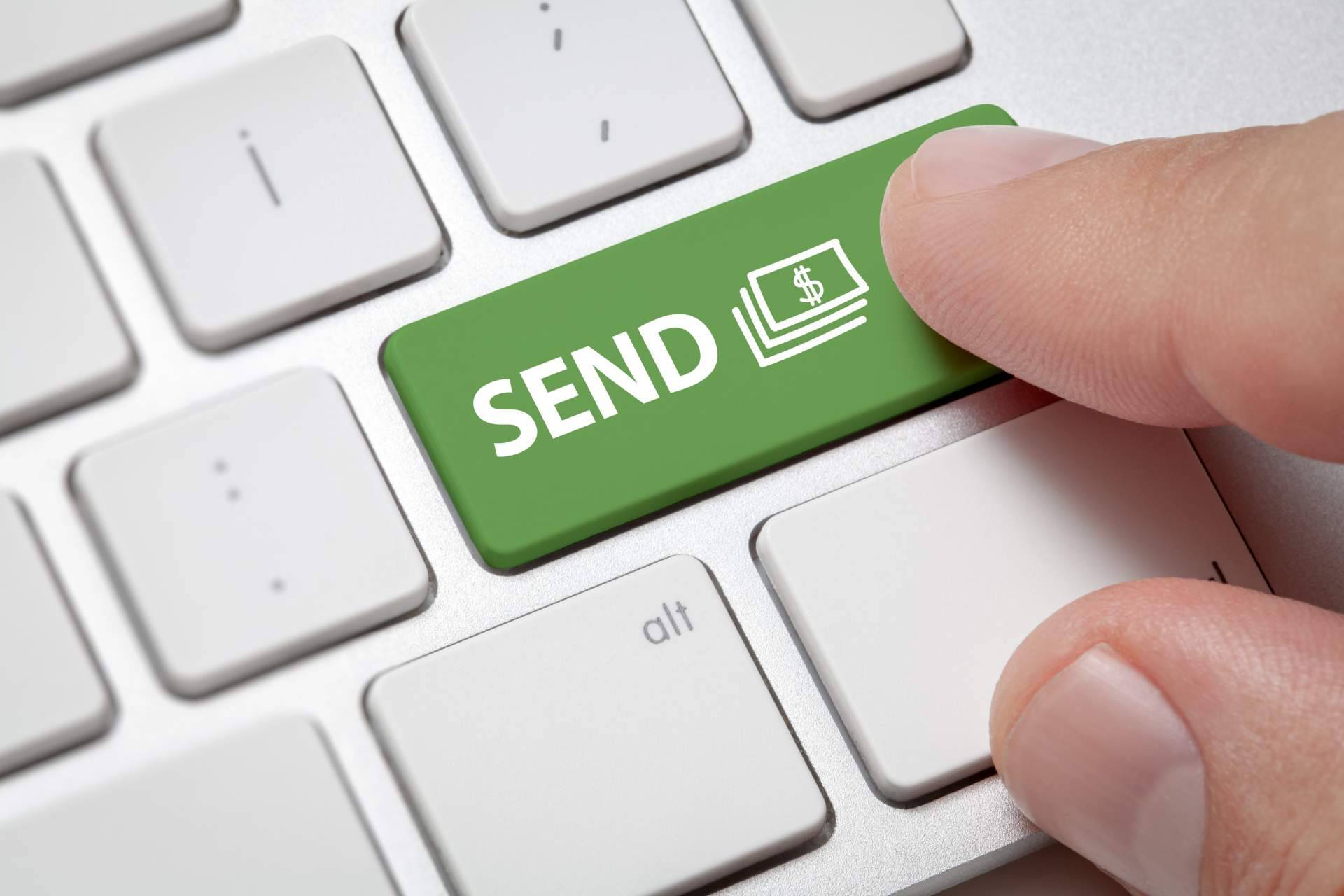 La web que compara empresas para enviar dinero es Gelt Giro