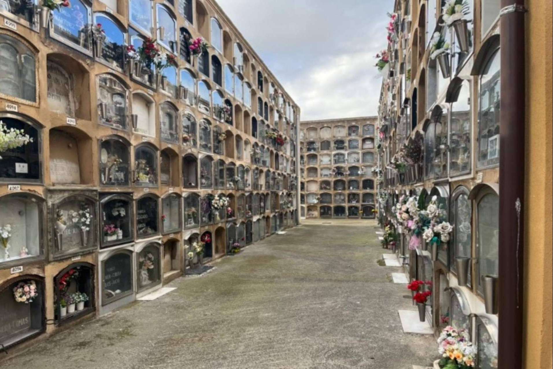 Información sobre las sepulturas y los tipos que existen, por Funos