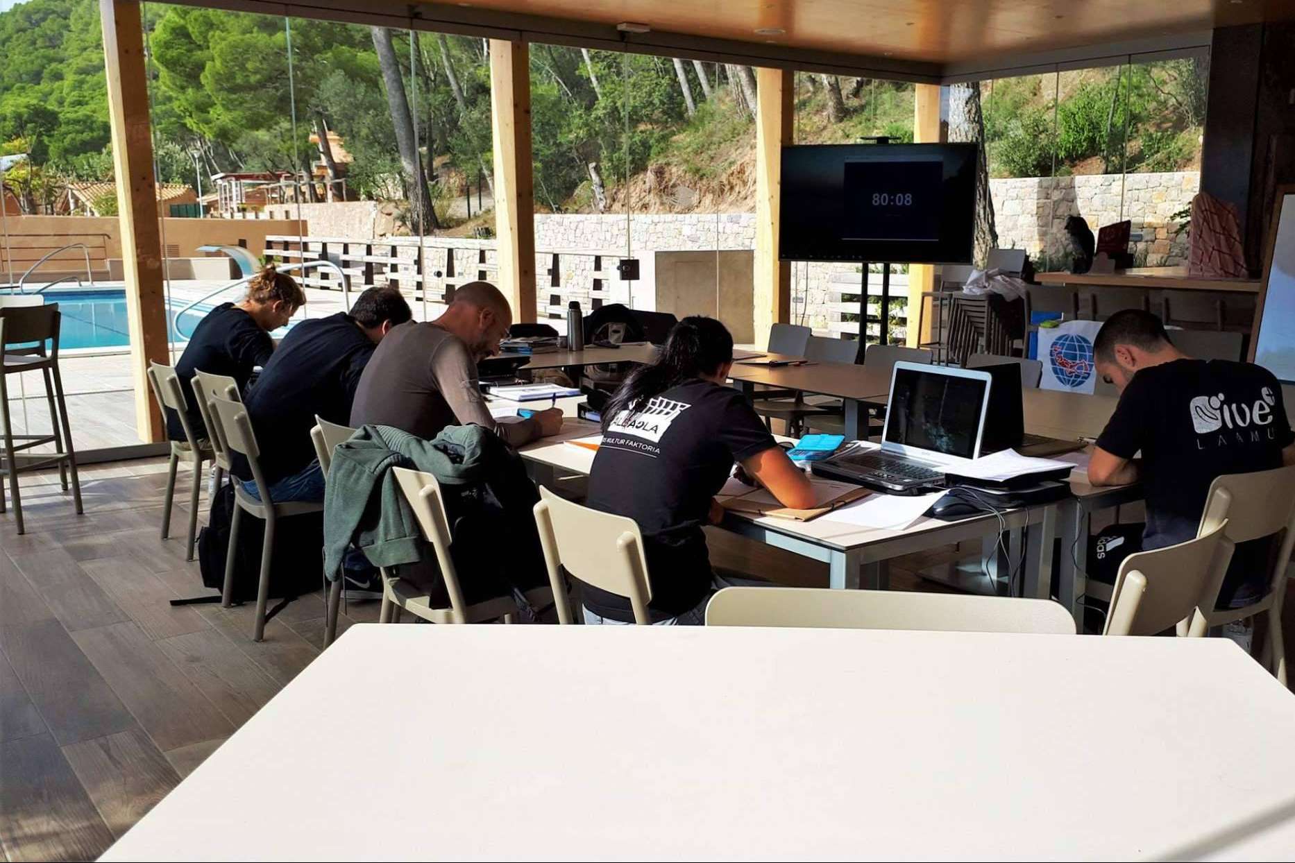 El experto en buceo Miguel Coll imparte cursos para instructores de buceo PADI