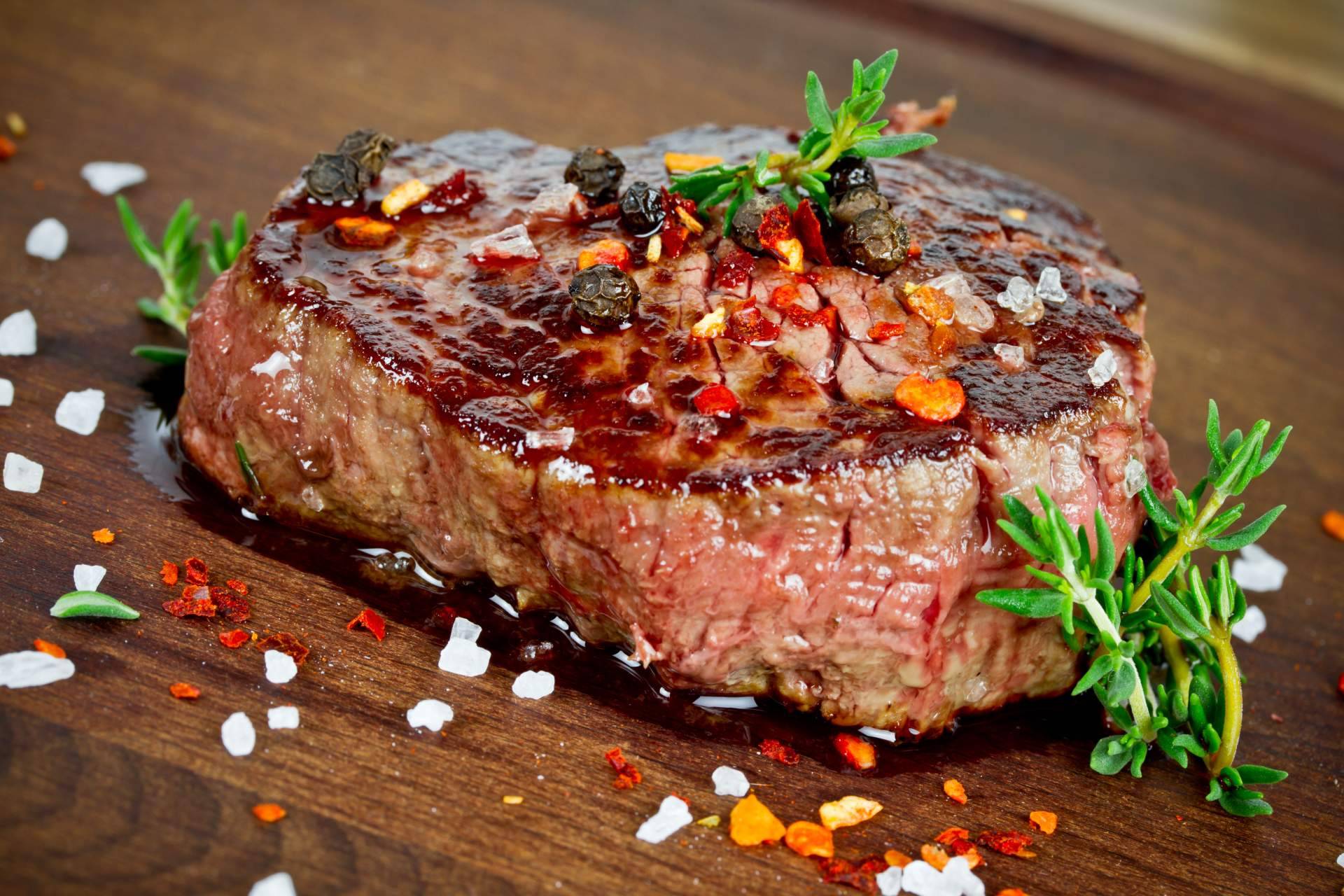 Eduardo Benito Carnicería explica cómo hacer el chuletón perfecto