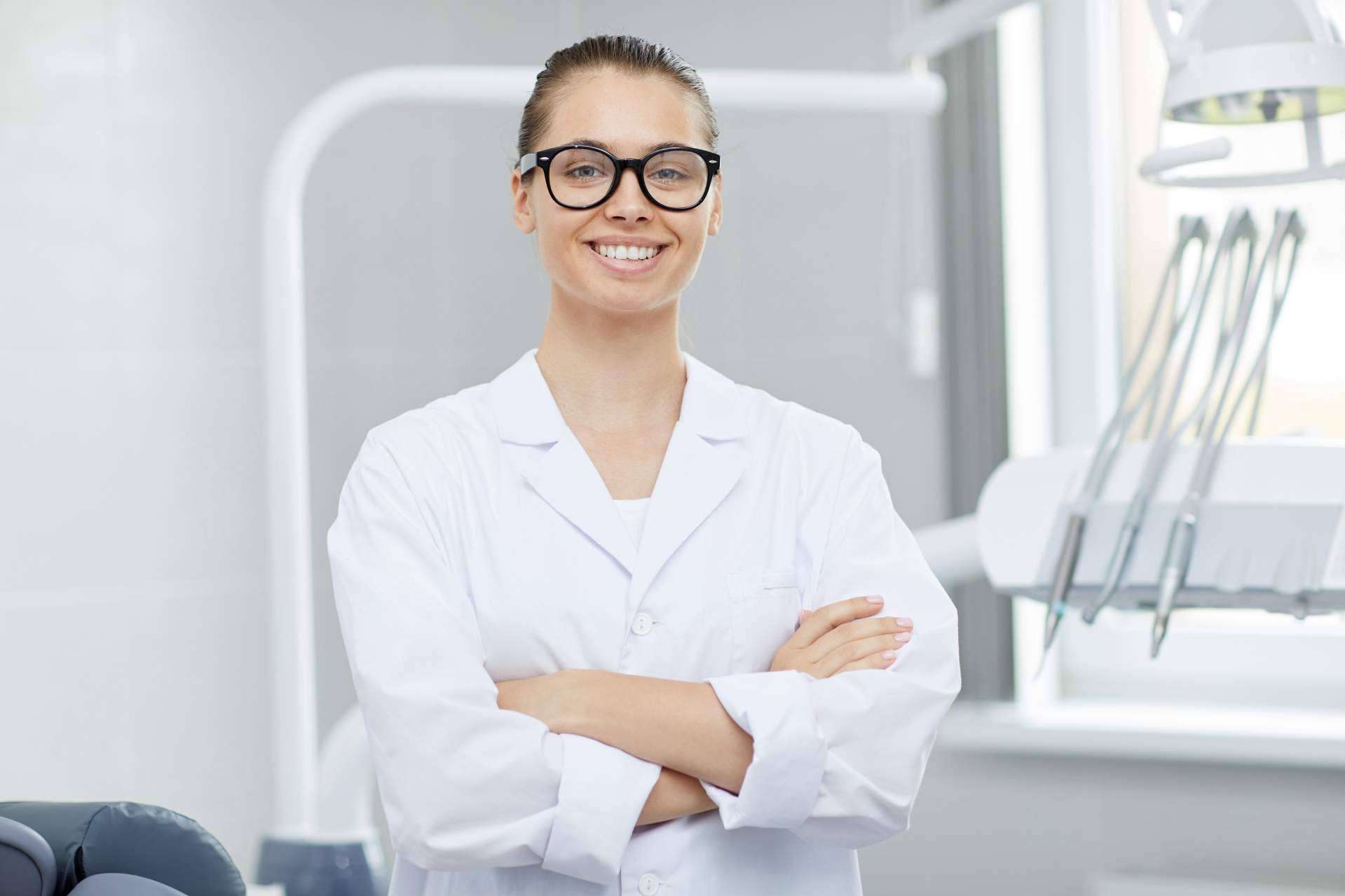 Servicio de consultoría dental para asegurar la satisfacción de los pacientes en las clínicas
