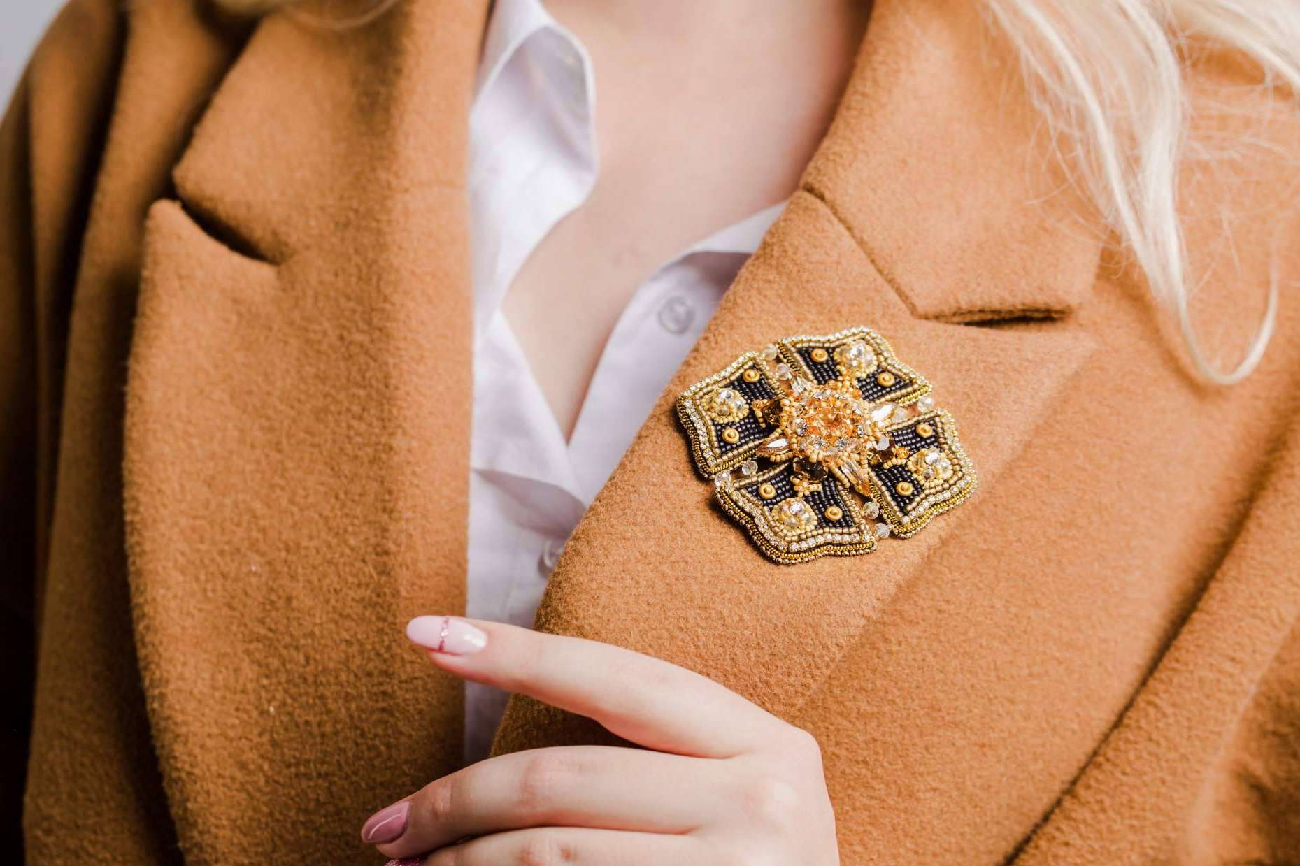 Broches para ropa de lujo de la mano de Aldabón Luxury