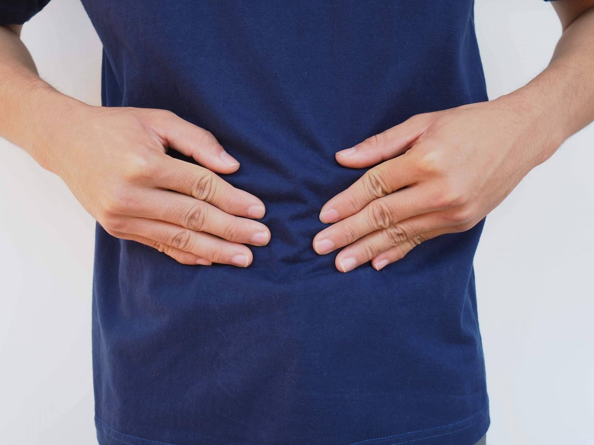 Las ventajas de la cirugía laparoscópica en la hernia inguinal, por el Dr. Enrique Mena del Río