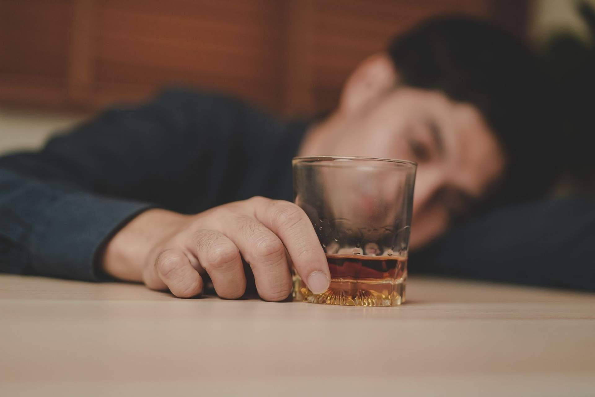 Los seminarios y conferencias de Eines para concienciar y dar visibilidad a la terapia contra la dependencia al alcohol y las drogas