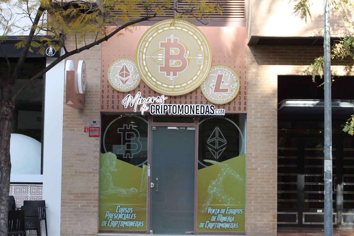 Mineros de Criptomonedas ofrece equipos para minar criptomonedas