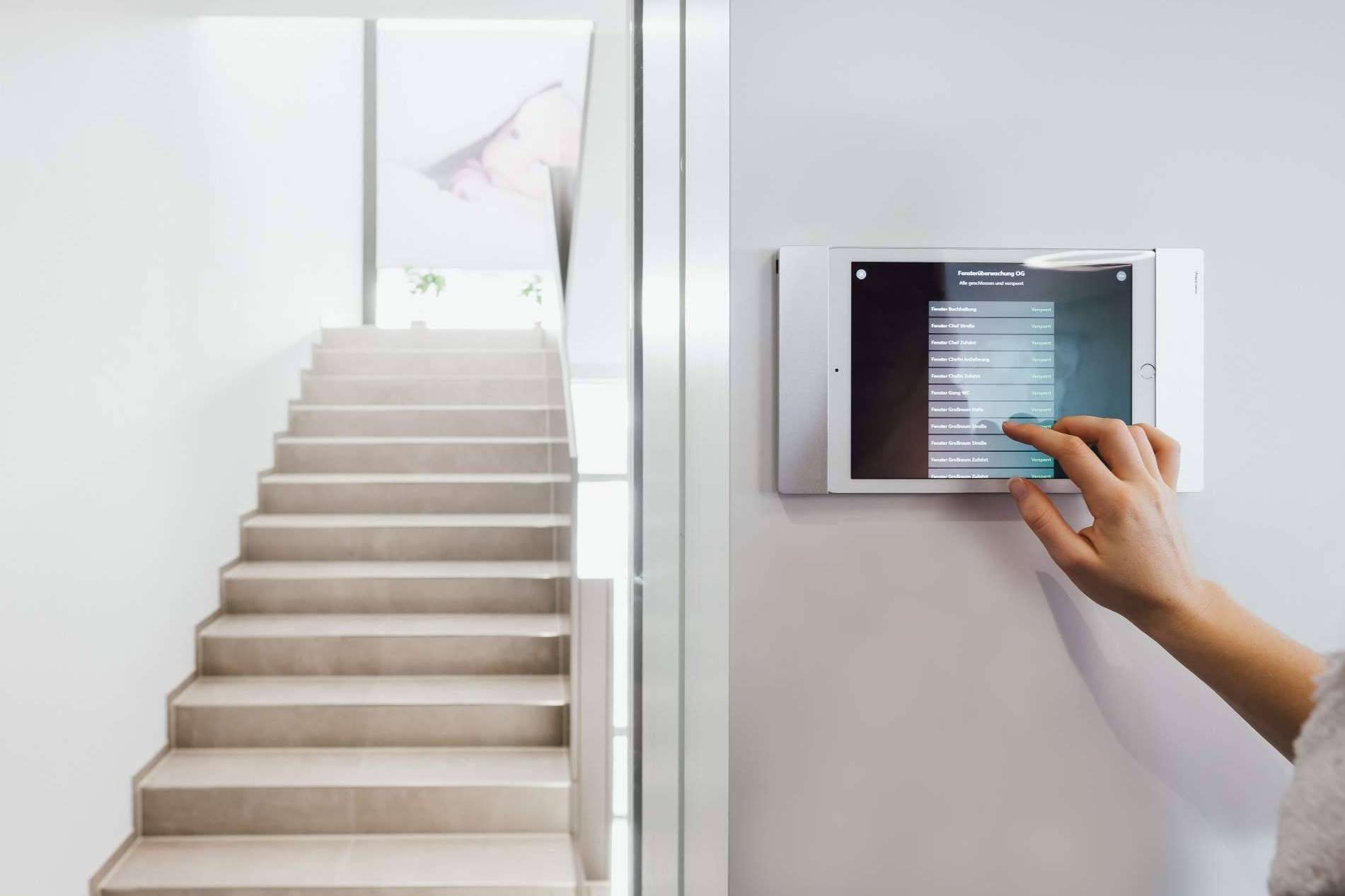 Sistemas domóticos de una oficina u hogar, mantenimiento profesional y eficiencia con IKOSAS