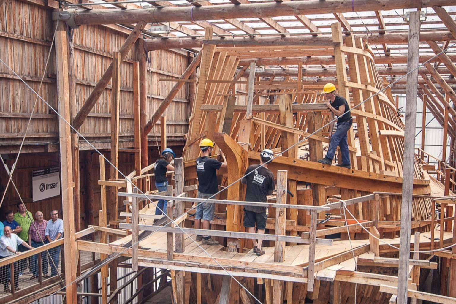 Disfrutar de salidas especiales a la factoría Albaola con la empresa Ciudad San Sebastián