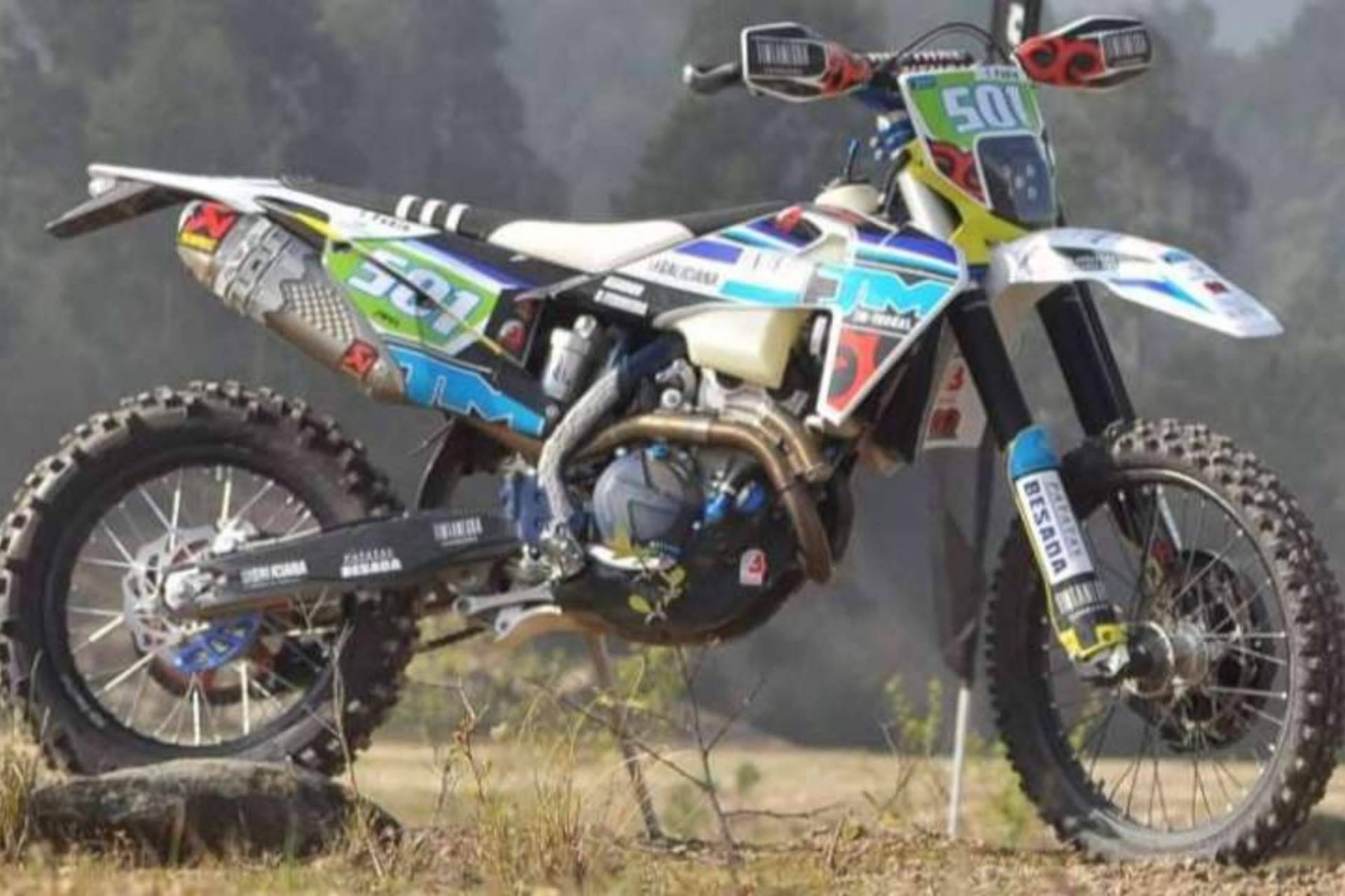Personalizar la moto a través de adhesivos Husqvarna