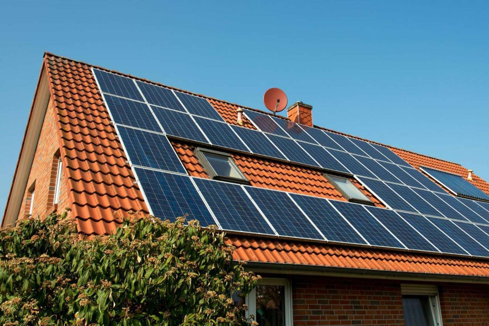 La importancia de confiar en los paneles fotovoltaicos para fomentar el autoconsumo, Vatios Verdes