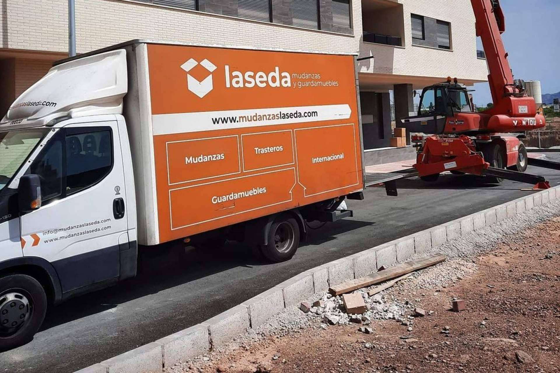¿Cómo saber qué objetos se deben descartar a la hora de hacer una mudanza?, por La Seda