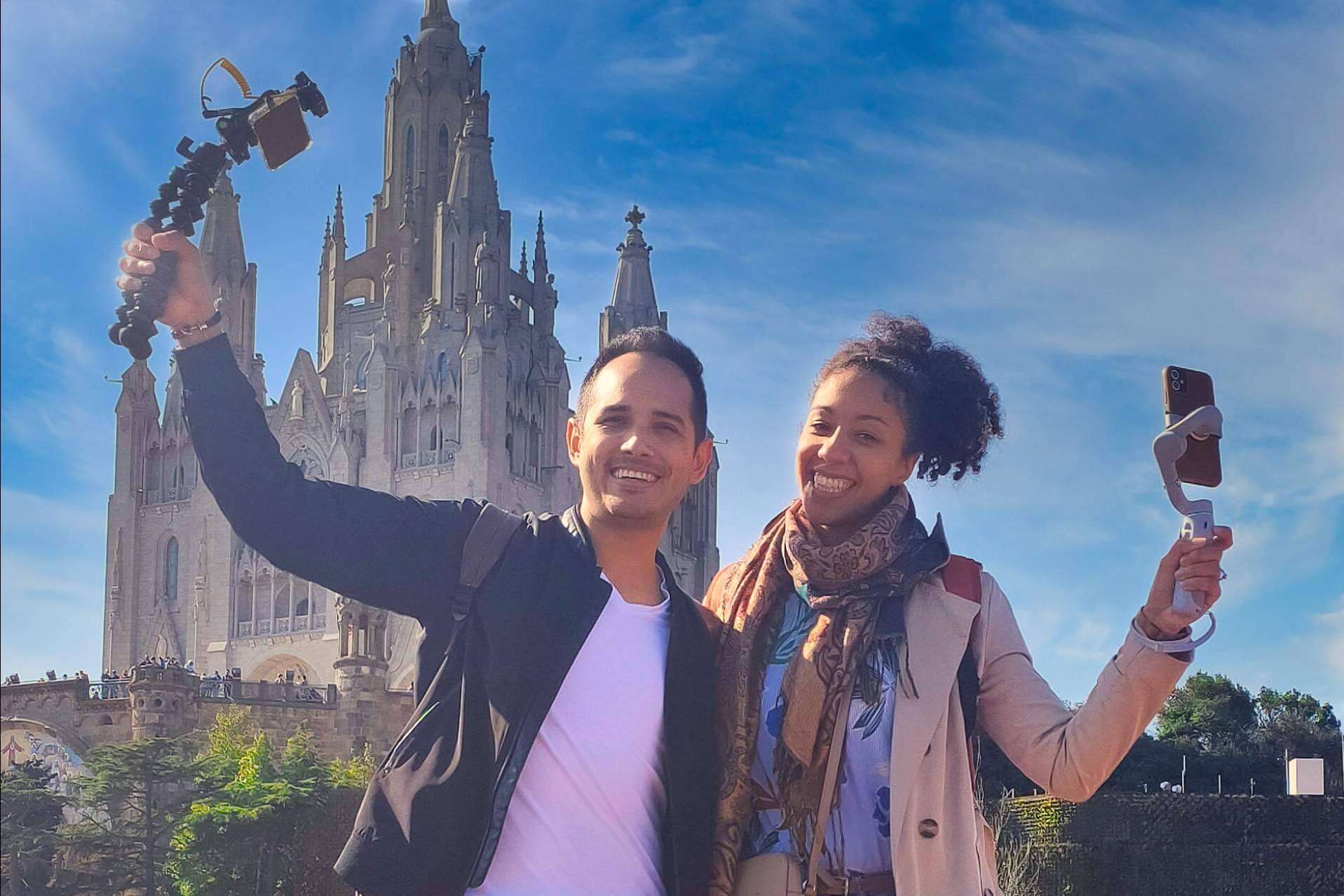 Voilà Güey, una pareja de extranjeros que comparten su experiencia de vivir en España