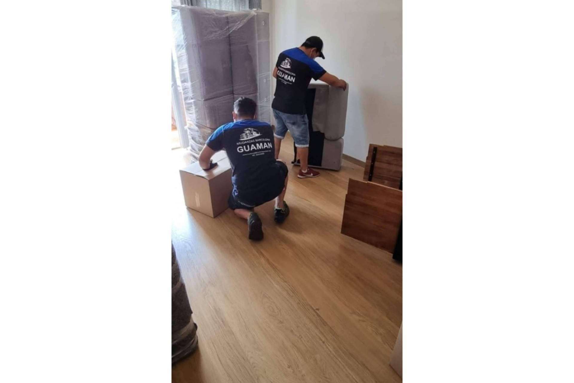 La empresa Mudanzas Guaman e Hijos ofrece a sus clientes de Barcelona un servicio de mudanzas integral