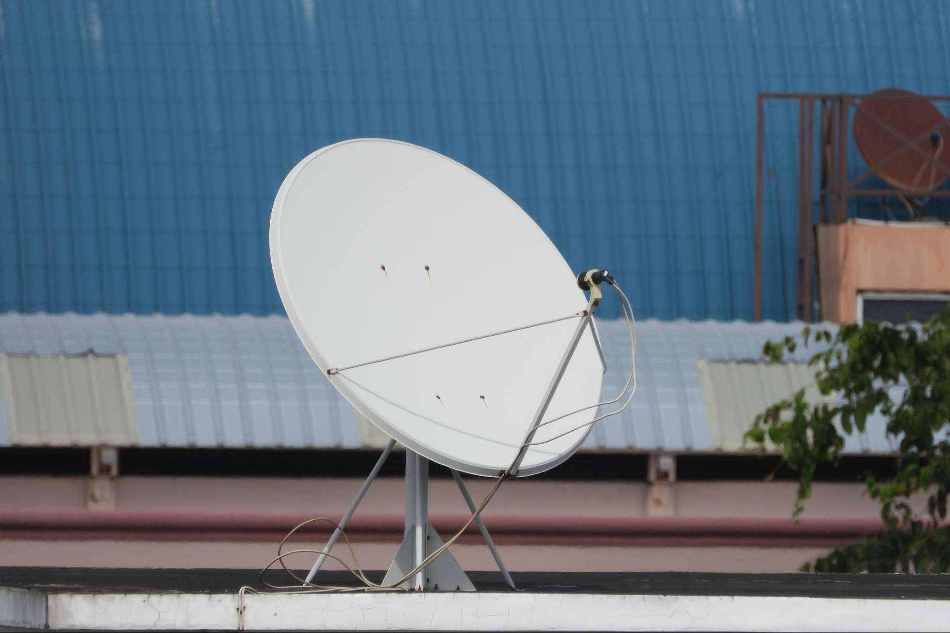 Antenistas Valencia brinda servicios de instalación de antenas parabólica