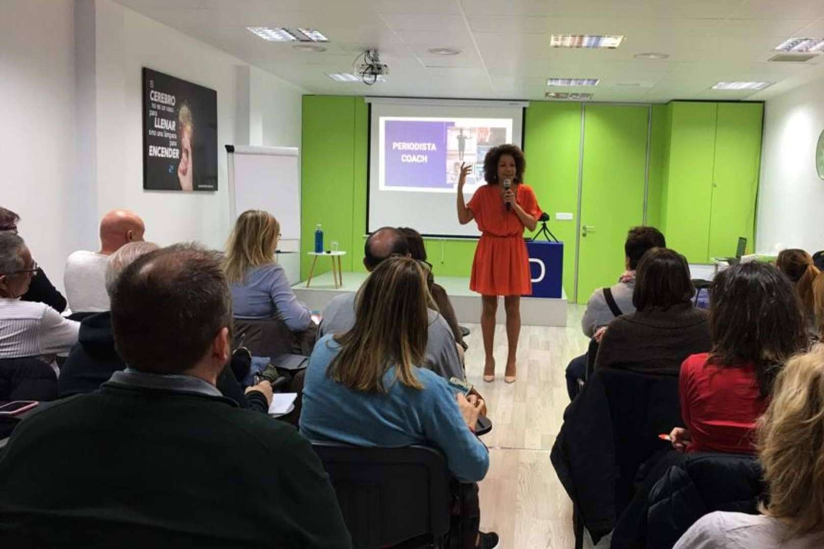 ¿Cómo conseguir hablar en público con seguridad? Esther Nguema  y el método CEN de oratoria