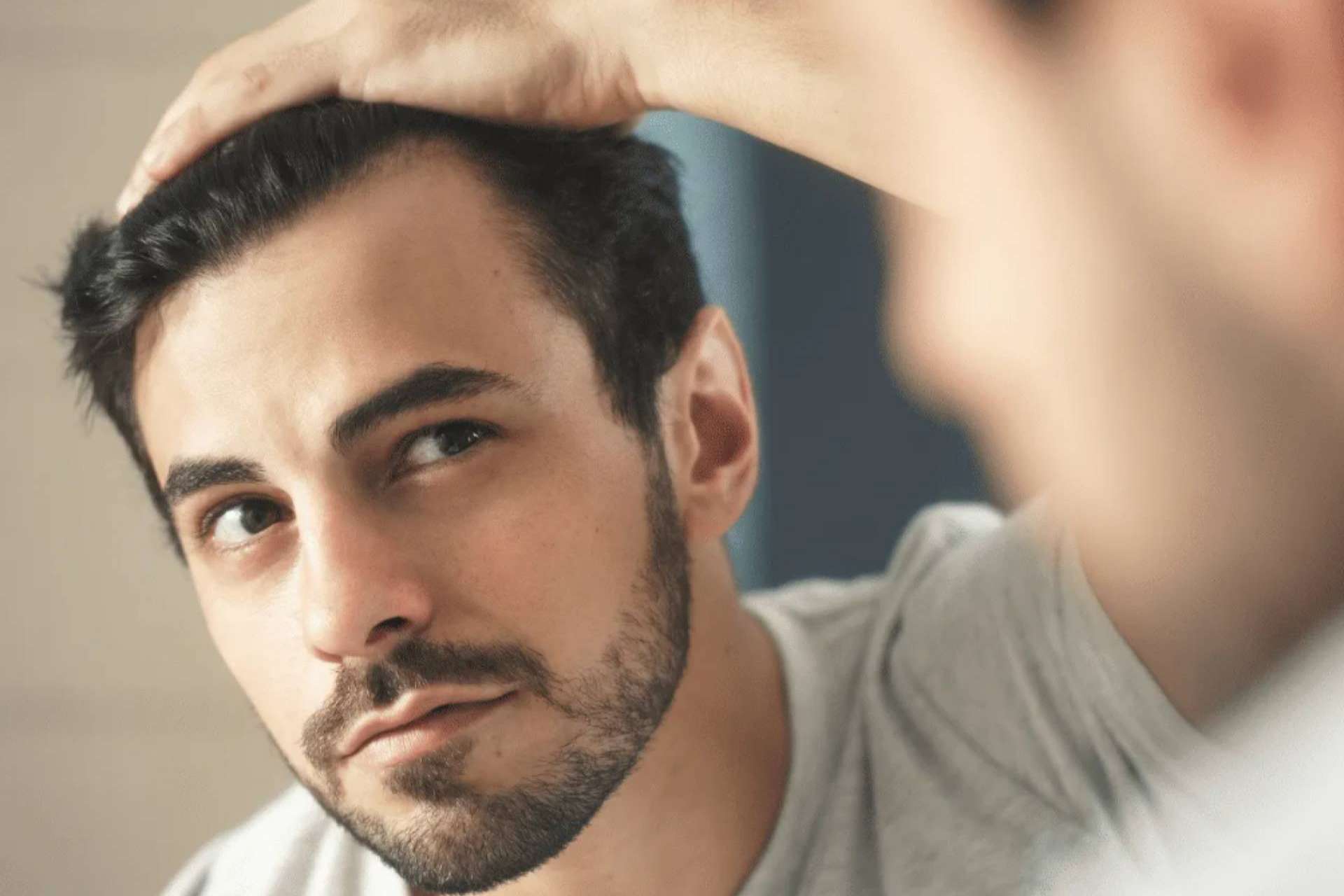 Microcapilar Hair Clinic ofrece tratamientos de microinjerto capilar en Madrid, de la mano del Dr. Antonio Fernández Brito