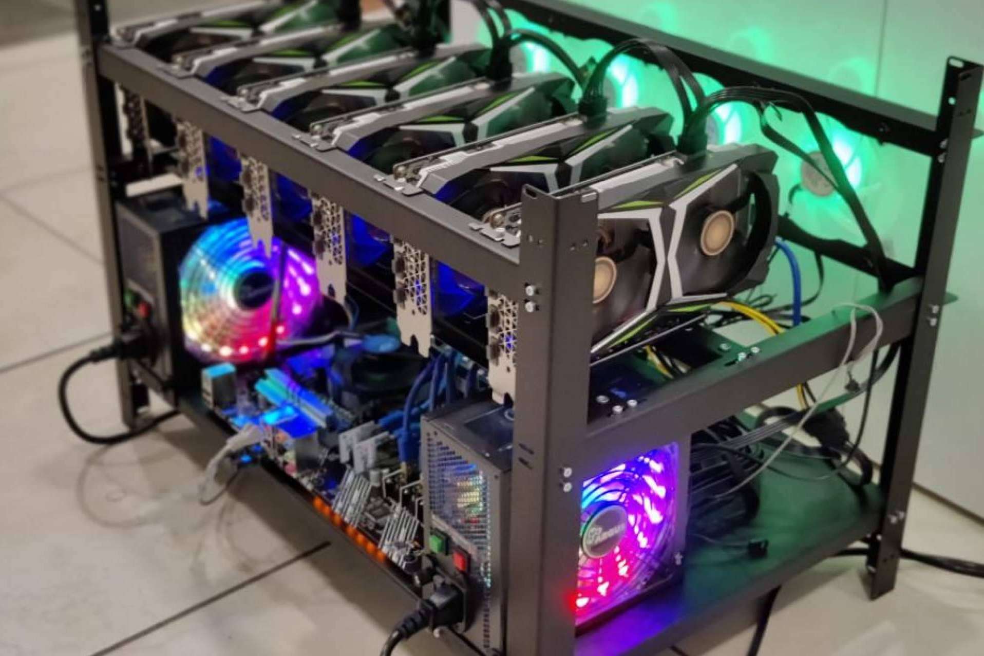 Obtener un sueldo extra. Las máquinas de generar monedas y asesoría para lograr los mejores rigs de minería de la mano de Invercoin Valencia