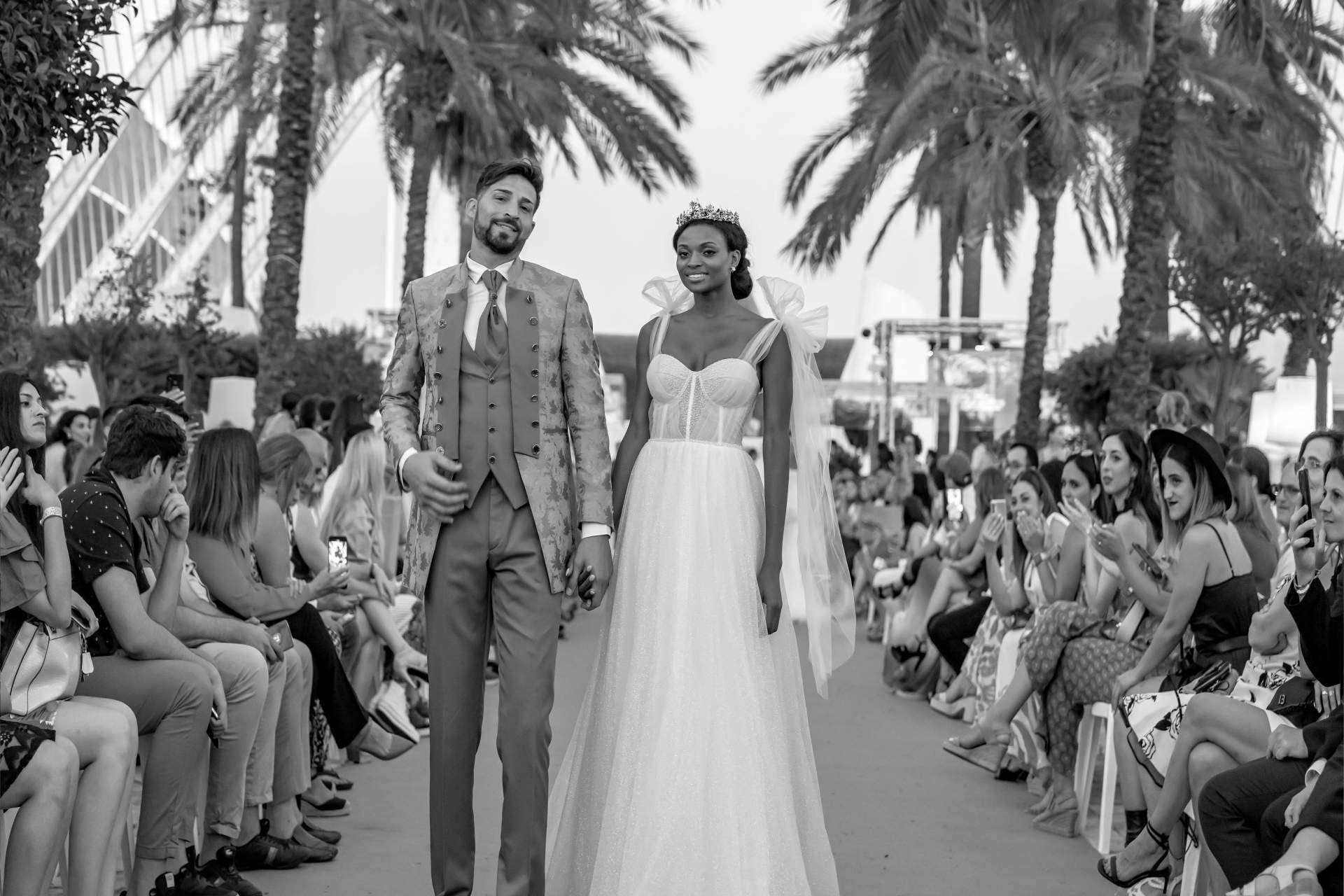 En Afrodita II 'El guardián de la moda', un desfile benéfico con los diseñadores nupciales valencianos más destacados, desfila Atelier de Bodas