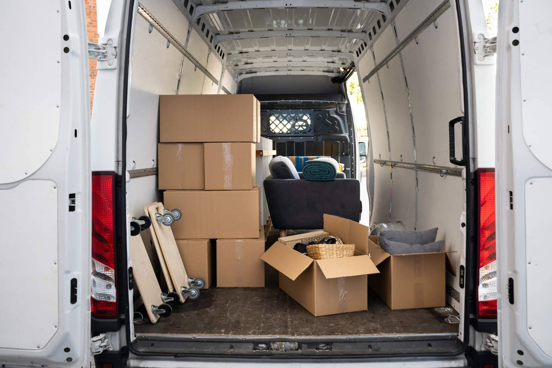 Realizar mudanzas en Córdoba de la mano de los servicios de logística y distribución de Transportes Gomesa