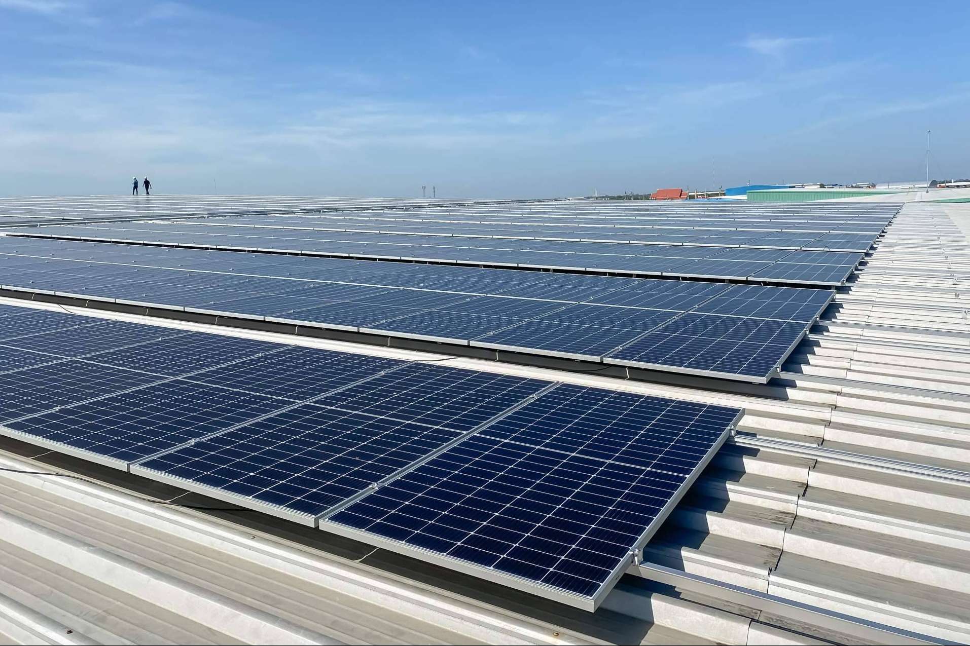 Ingeniería MASRED se encarga de la instalación de paneles solares en una comunidad de vecinos