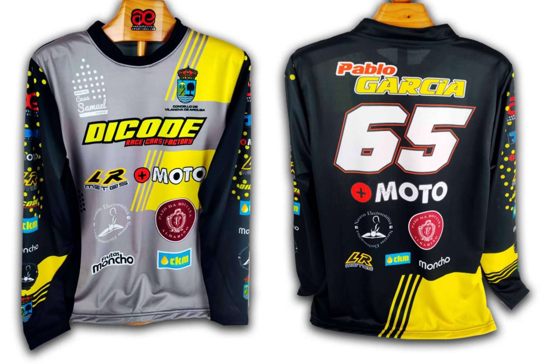 ADHESIVOSEMBARRADOS, la firma especializada en elaborar la camiseta de motocross