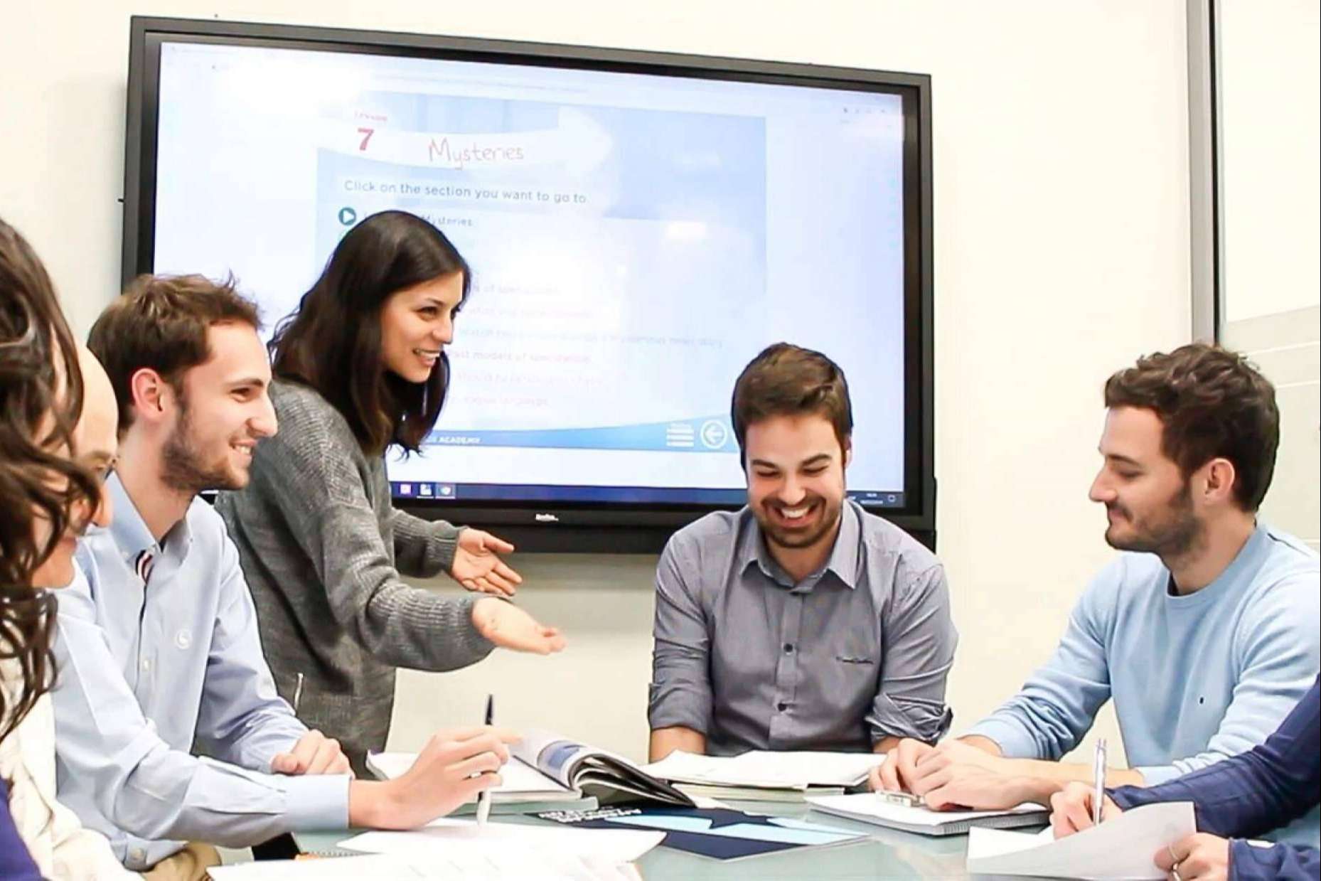 Empresa ofrece pruebas gratis de clases de inglés online