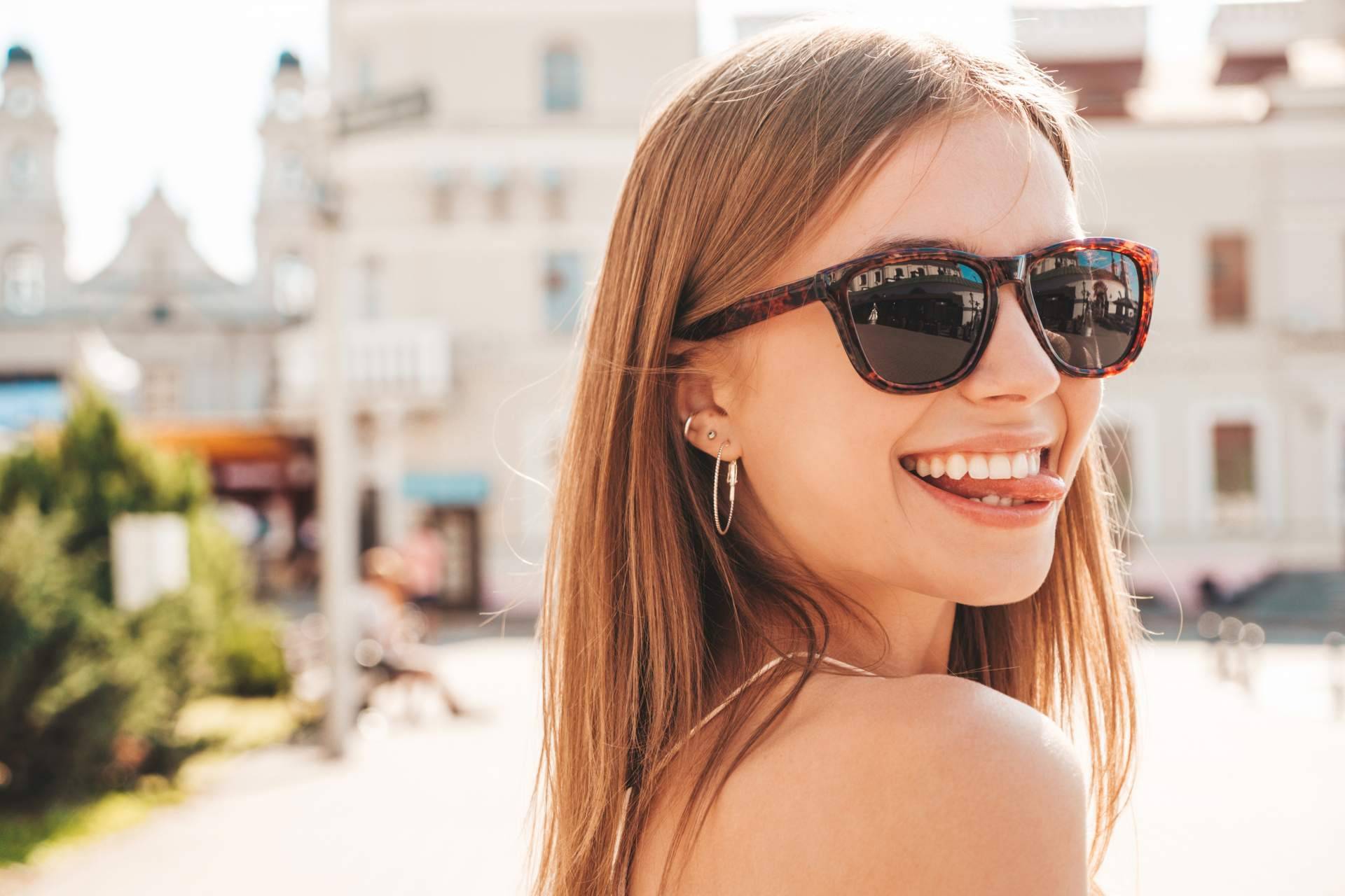 Las nuevas gafas de sol de la firma de moda Hanley están fabricadas con TR90 y acetato