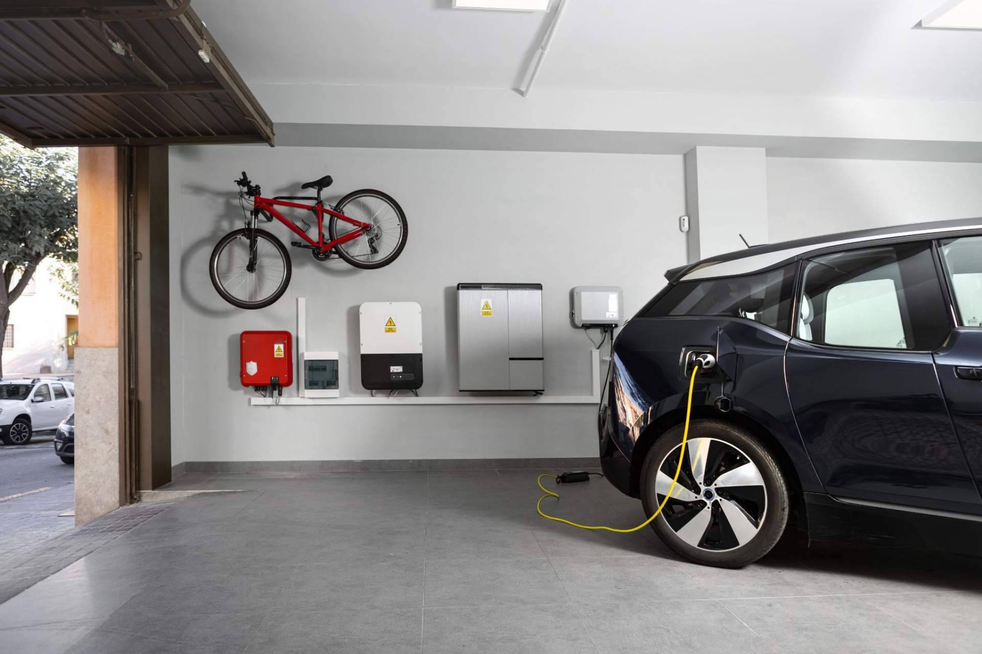 Para recargar un vehículo eléctrico es importante saber qué tarifa de luz conviene