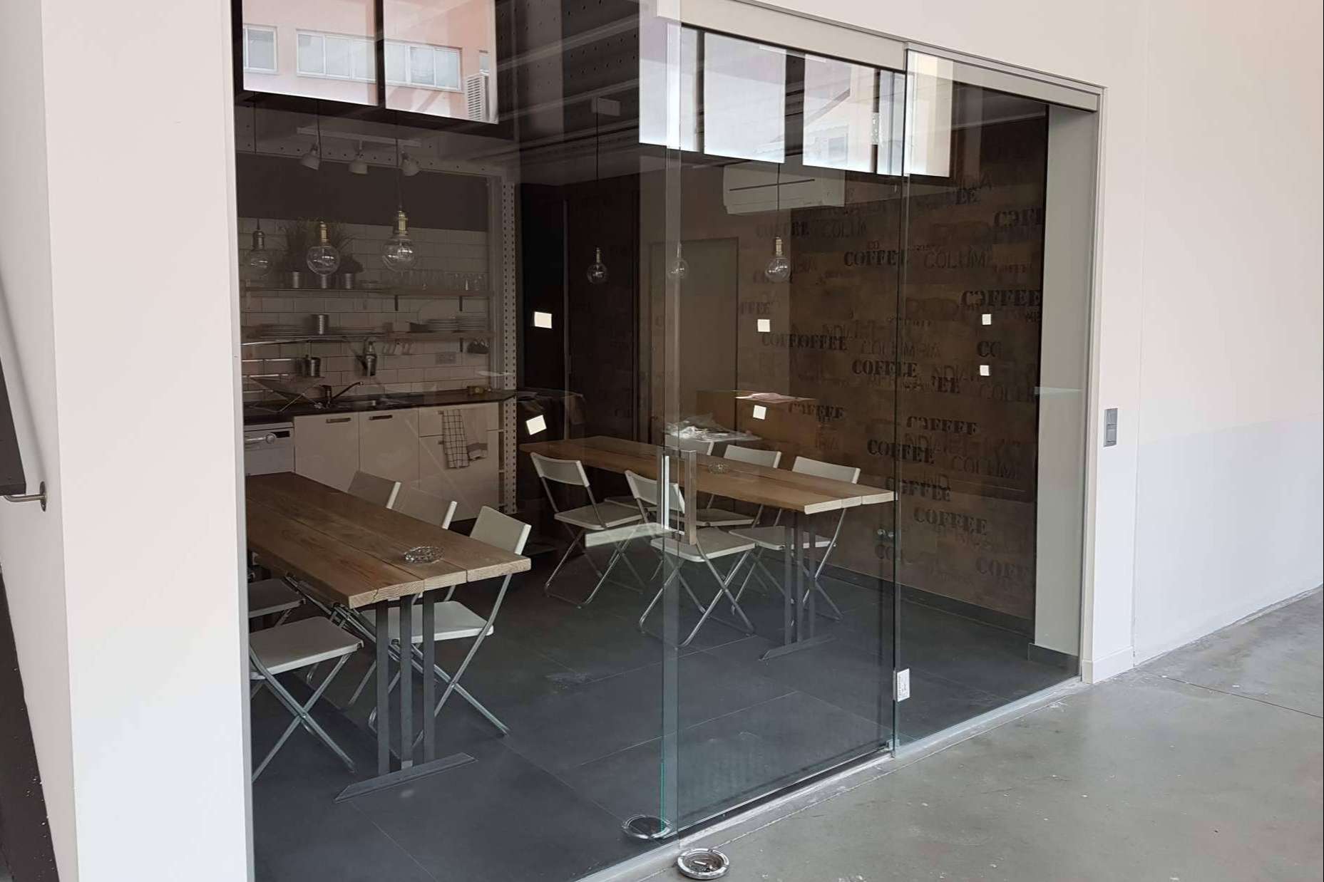 La colección de mamparas de oficina que ofrece OfficeDeco