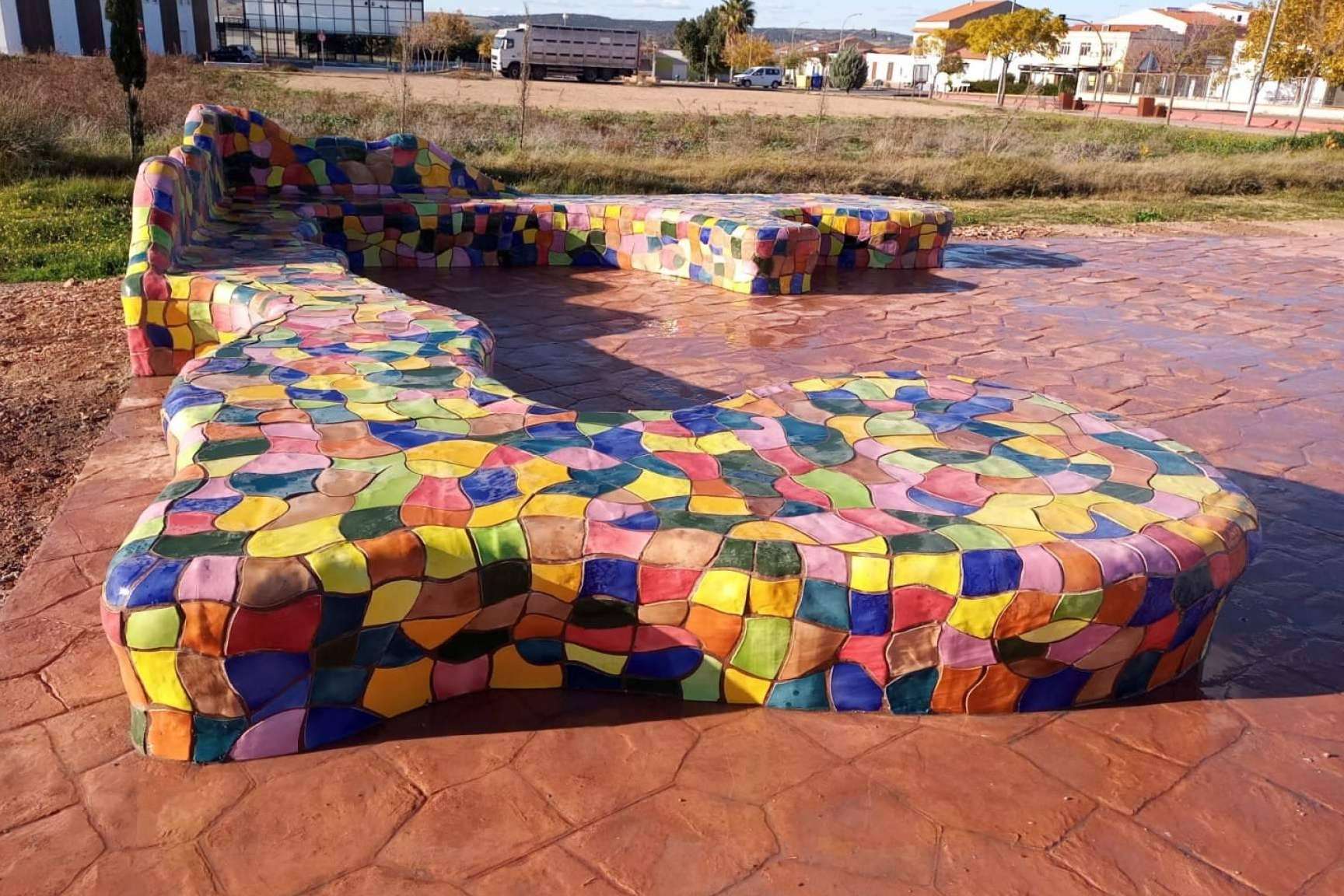 Color, diseño y elegancia, las tres palabras que mejor describen el trabajo de la firma MobuArtex en los espacios urbanos