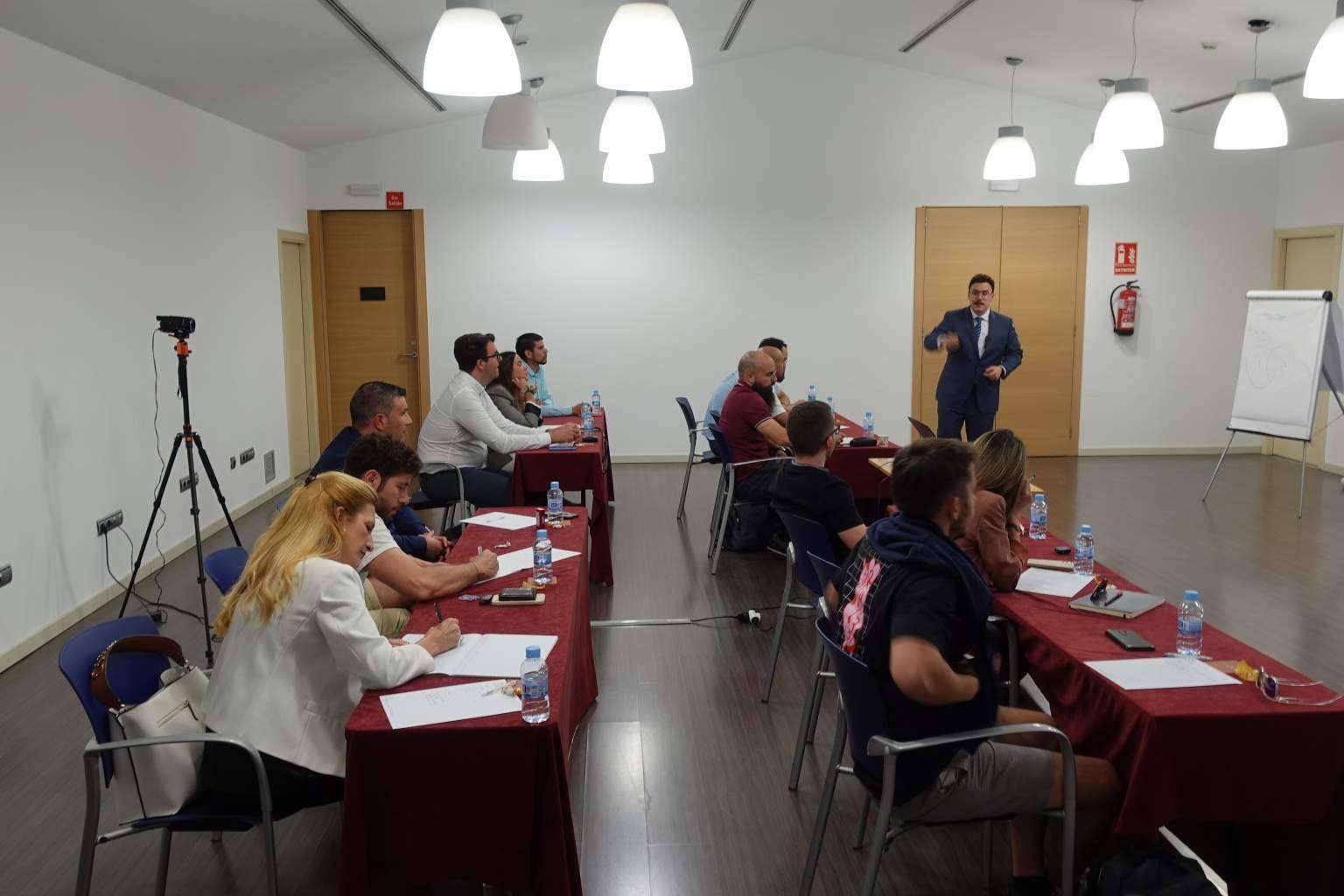 Fernando Miralles inaugura la nueva temporada de formaciones de hablar en público en España y Andorra
