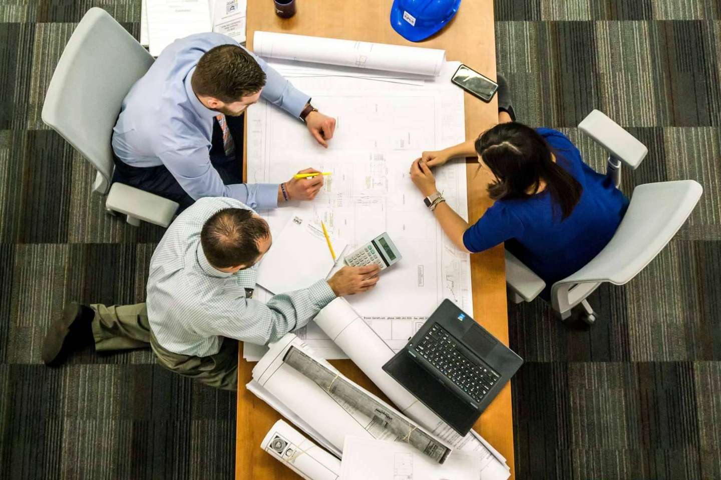 ¿Cuál es el complemento necesario para la salud financiera de una empresa?