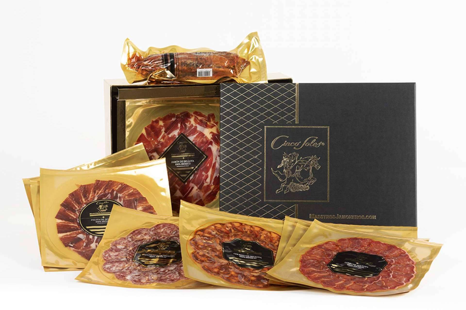 Uno de los regalos corporativos más buscados para esta Navidad son los lotes de Jamón de Bellota ibéricos cortado a cuchillo de Maestros Jamoneros
