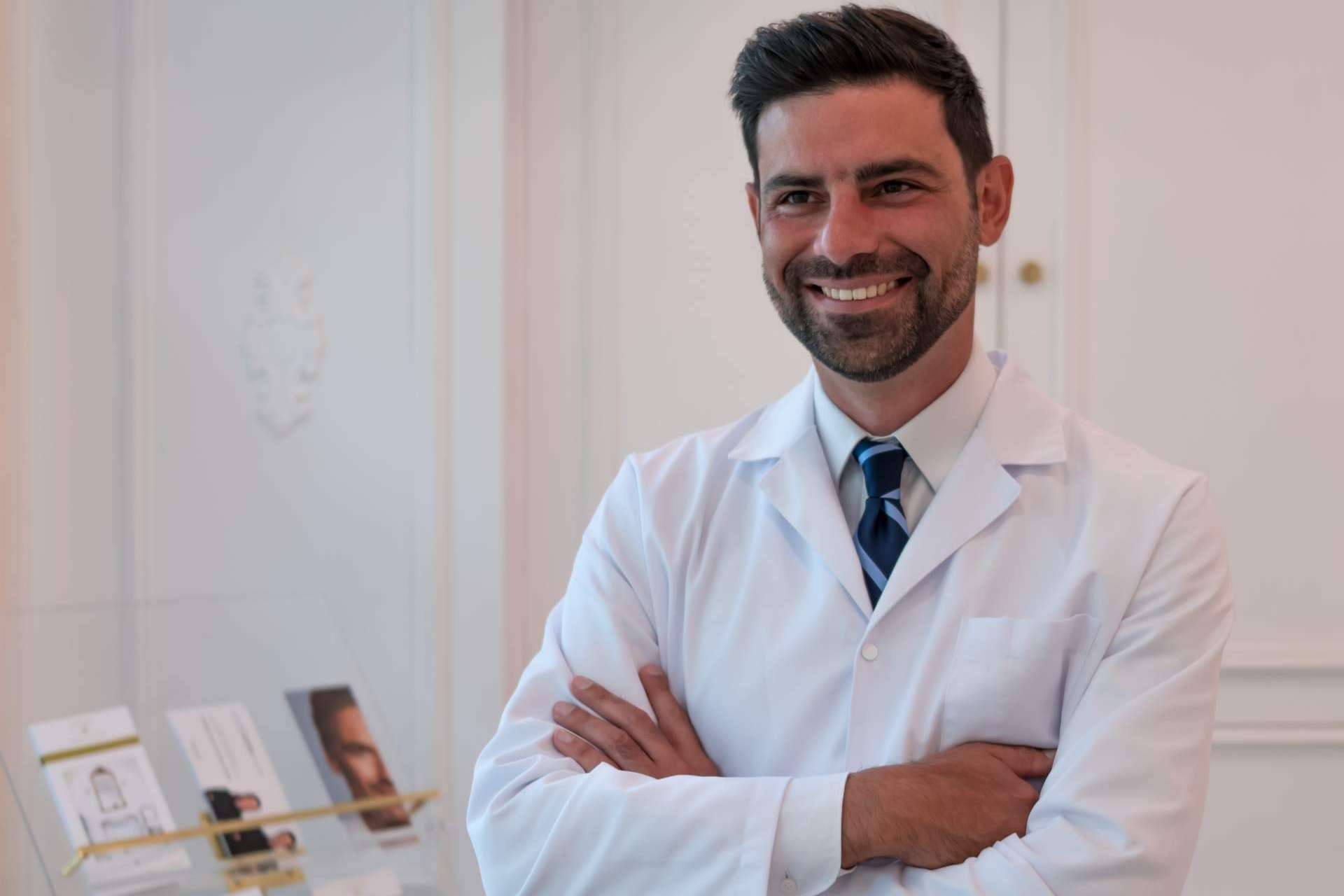 Dr. Roberto Secondi, especialista en medicina estética facial y oftalmología
