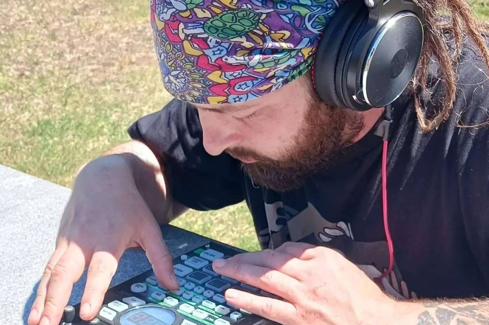 Los auriculares profesionales, para realizadores de películas y locutores, de la empresa Aulover