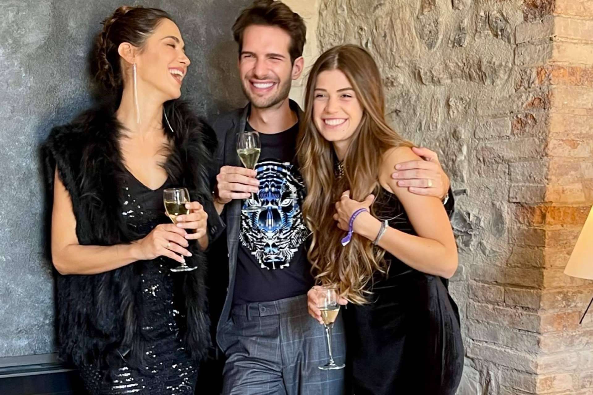 Iglesias Moda presenta toda la tendencia en moda hombre y mujer para esta nueva temporada otoño invierno 2022