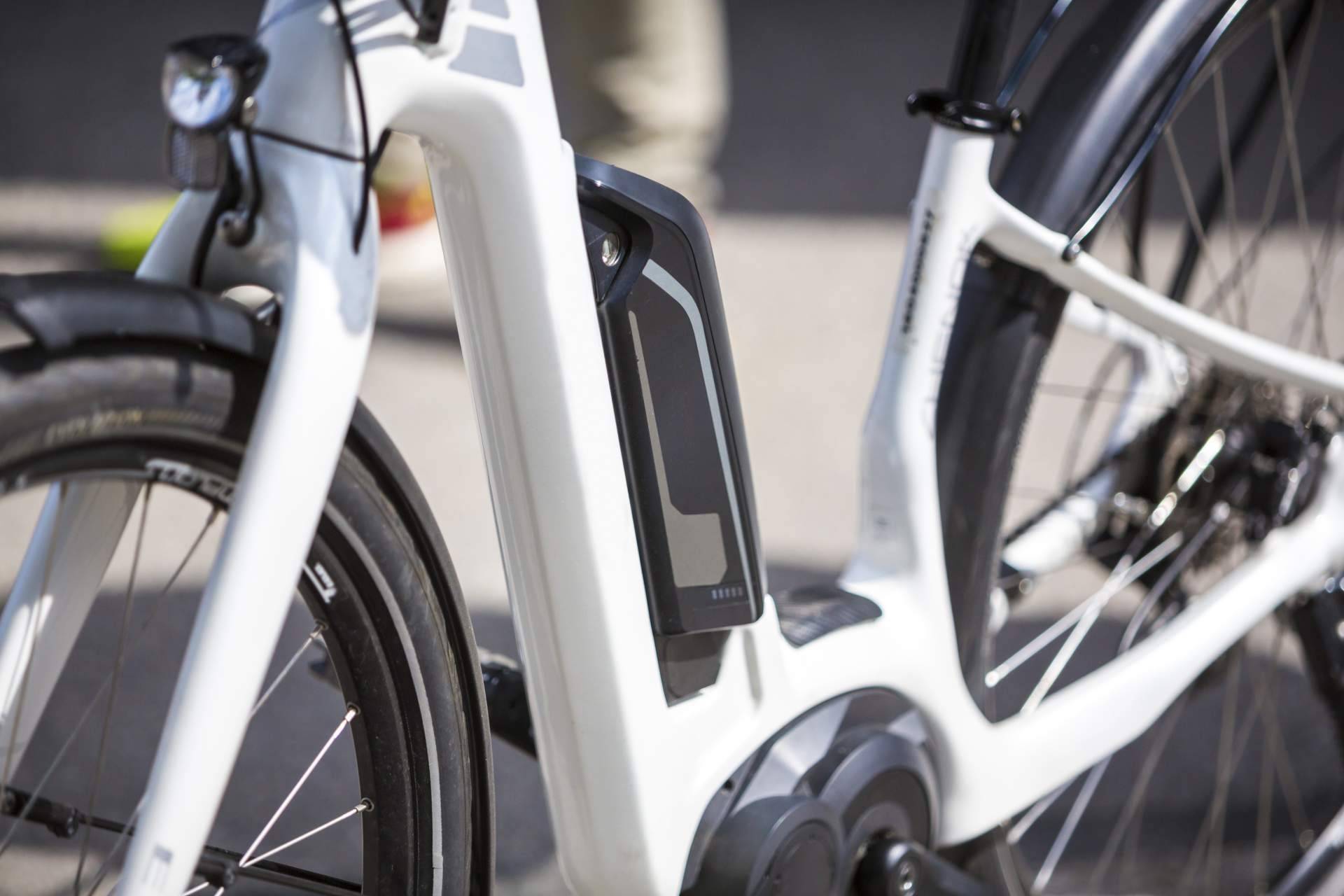 Las bicicletas eléctricas de Emotobike permiten recorrer la ciudad y ahorrar gasolina