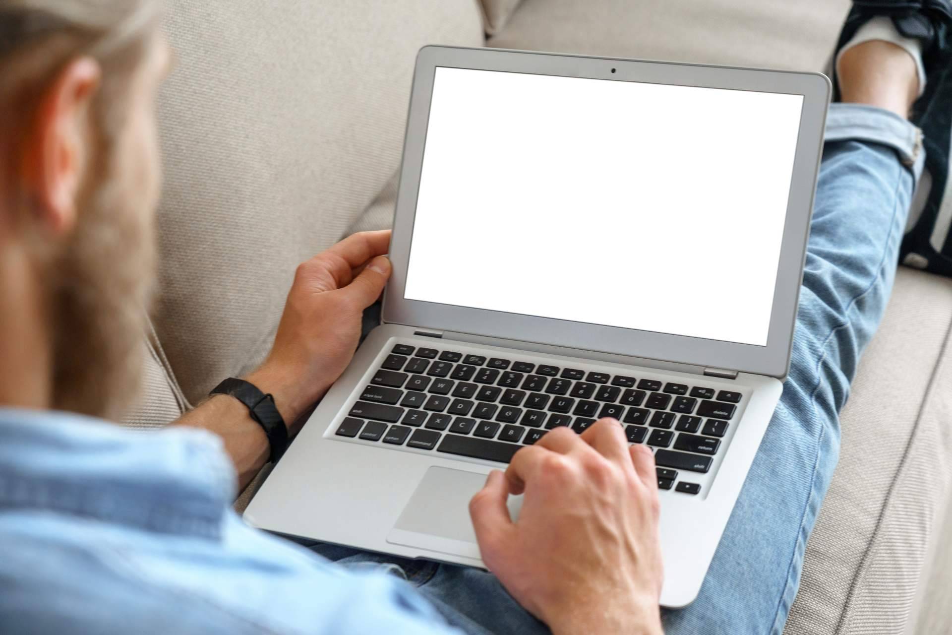 Pedir la partida de nacimiento online es la solución que ofrece RegistroCivil Online