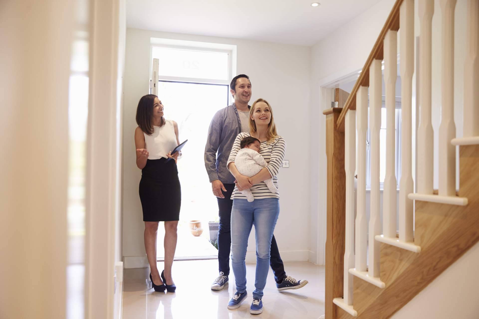 Kensington International ofrece servicios de alta calidad para la venta de pisos y casas, desde la consulta inicial hasta el servicio posventa