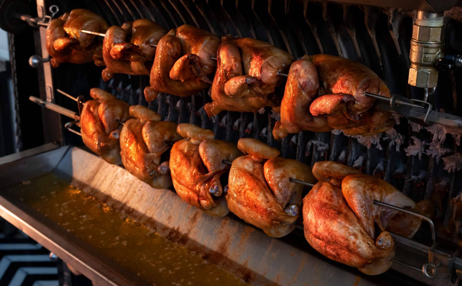 Auxihostelería y los asadores de pollos