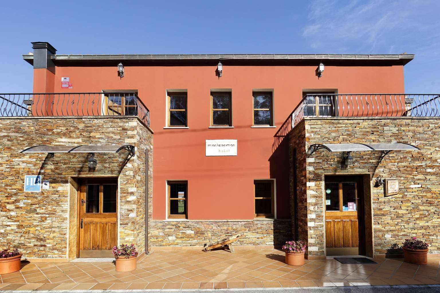 Con el Hotel Rural MonteSomao es posible pasar unas vacaciones en un espacio privilegiado rodeado de naturaleza
