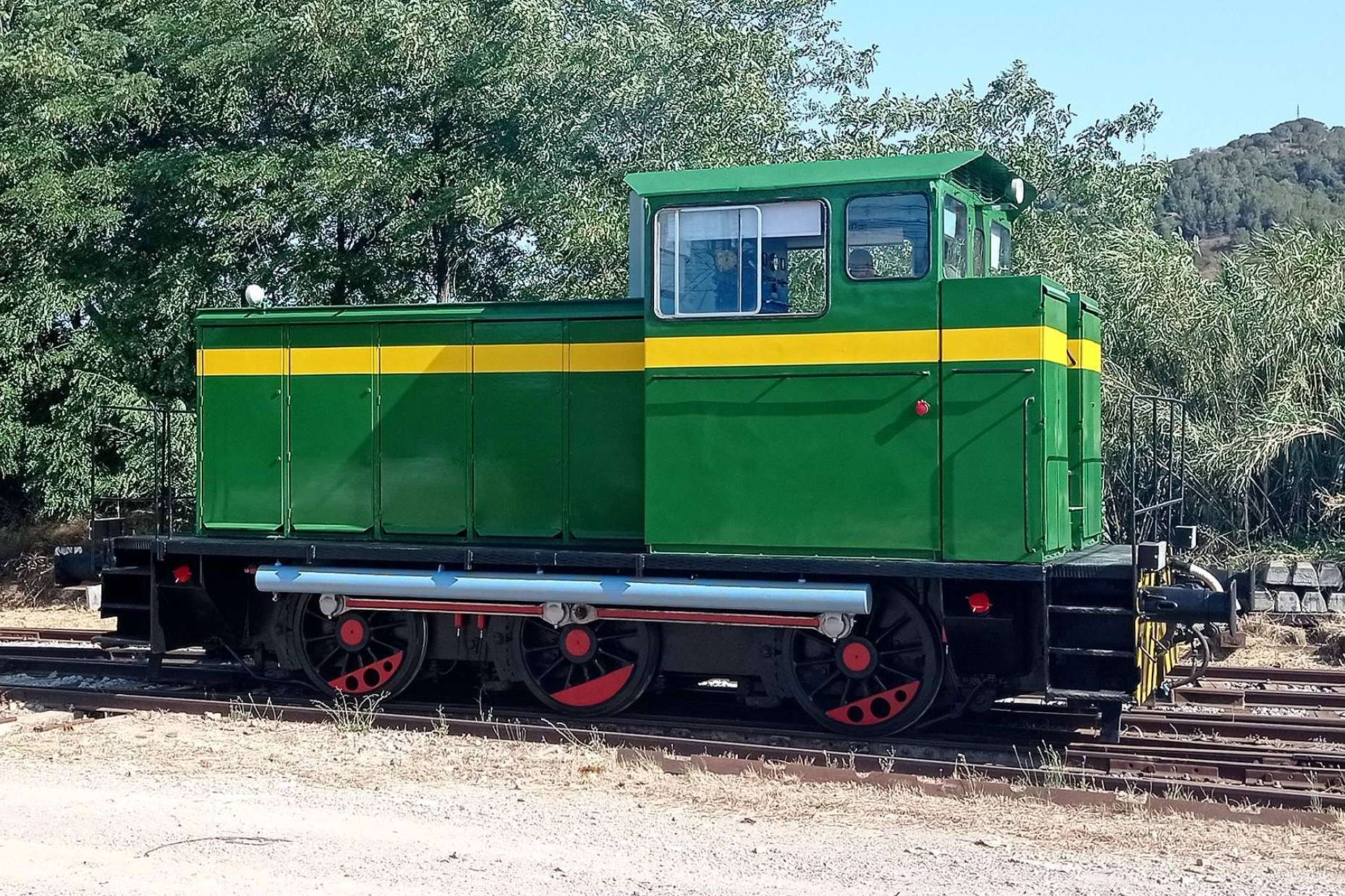 La Fundación del Patrimonio Ferroviario restaura una histórica locomotora de RENFE