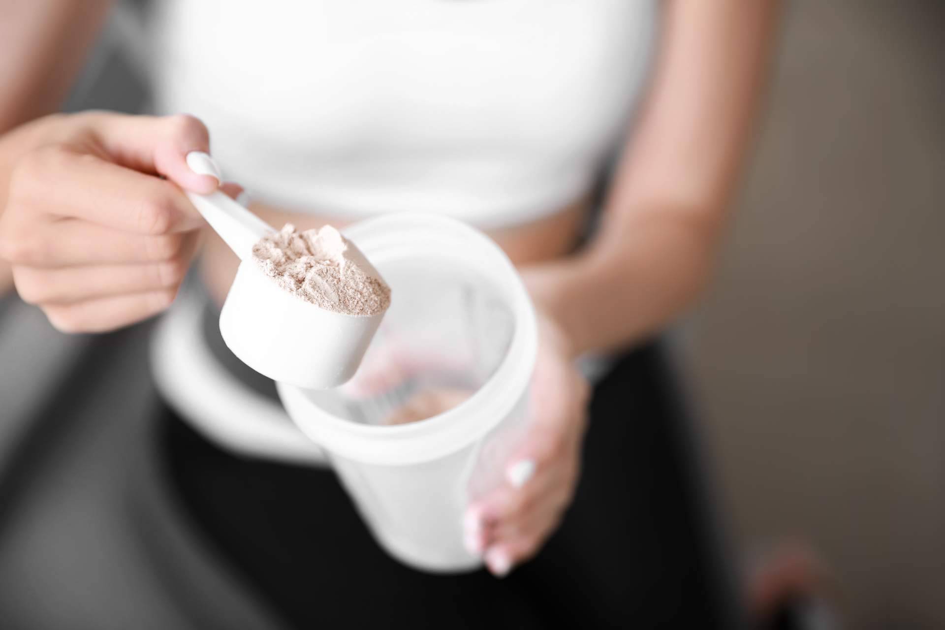 PmTeamWomanFit expone que la proteína en polvo puede producir daño renal