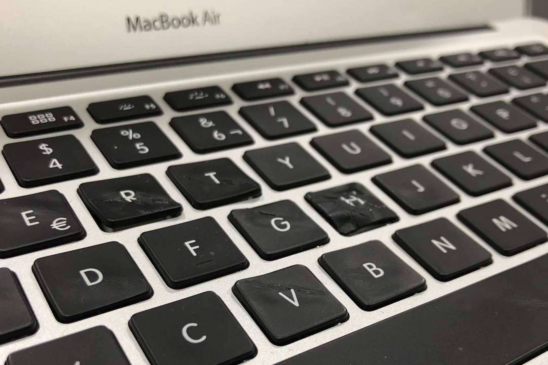 iRepairs dispone de expertos en la reparación de iMac y de otros dispositivos de la marca Apple en Barcelona