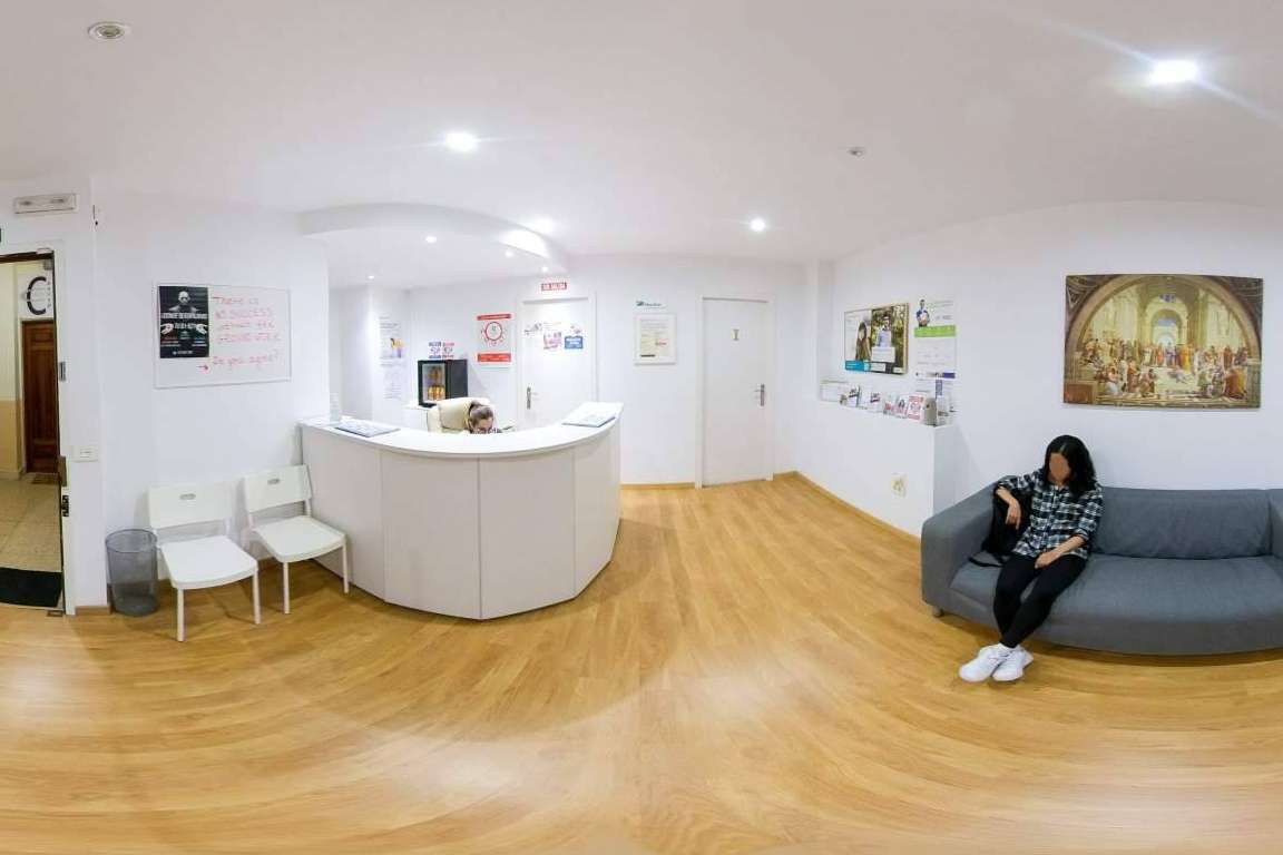 La academia de inglés en Gran Canaria y Las Palmas, Inglessa, ofrece cursos, tutorías en vivo, correcciones personalizadas y clases 100 % online